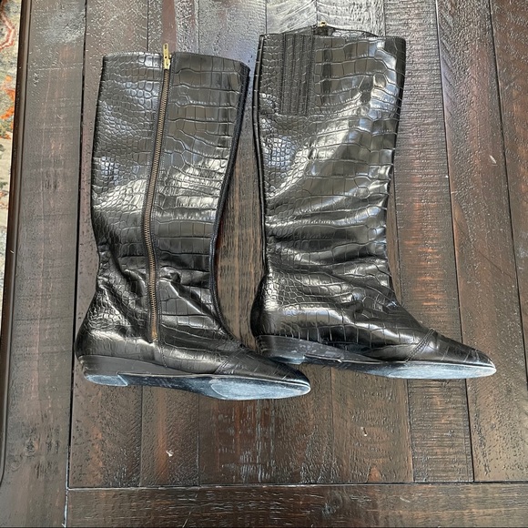 Boots - Picture 6 of 9